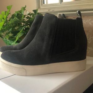 DOLCE VITA Wylee Suede Slip On Sneaker